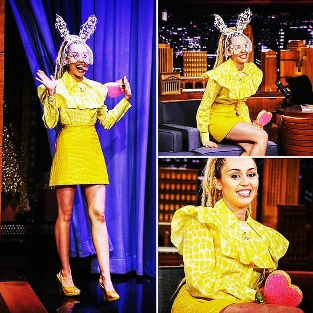 ガソリングラマーさんのインスタグラム写真 - (ガソリングラマーInstagram)「PRESS FLASHBACK @gasolineglamour X @mileycyrus x @fallontonight SWAN RIVER DAISY LACE #BUNNYEARS 🐰🐇🌼💗& HEART RING #MADEBYME  @GASOLINEGLAMOUR #GASOLINEGLAMOUR  #ART #FASHION #STYLE  #OOAK #EDITORIAL #JEWELRY  #EYEWEAR  #EMPIRE #IDONTQUIT #BURYYOURDOUBTS #OFTENIMITATEDNEVERDUPLICATED #WOMAN #FIGHTER #TRUEGRIT  #TRYME  #THEONLYLAWISSURVIVAL #PLAYFORBLOOD #DONTTAKEANYSHIT  #LOVERULES #RAREFIND #THEONEYOUFEED #POWER #mileycryus #miley」9月26日 3時21分 - gasolineglamour