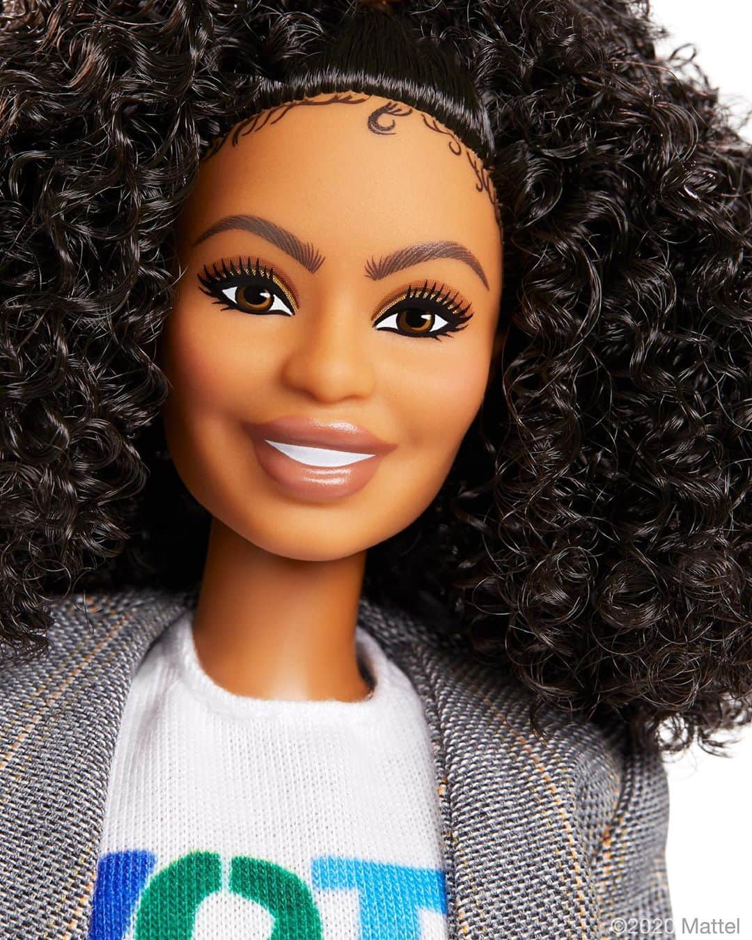 バービーさんのインスタグラム写真 - (バービーInstagram)「Because it’s your right! 💪 #Barbie is proud to reveal the @YaraShahidi VOTE doll, created in partnership with the young actress and change-maker to inspire the next generation of leaders. #Vote2020」9月26日 3時25分 - barbie