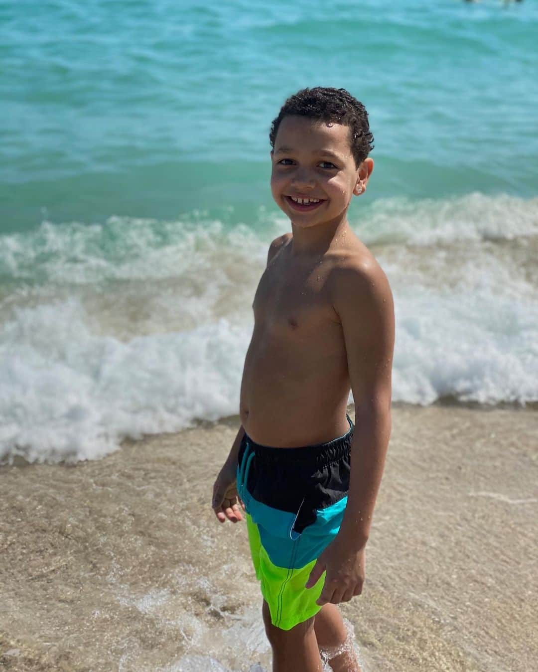 アイザイア・トーマスのインスタグラム：「Damn time is flying!! Happy 10th birthday to my oldest son JAMES THE GREAT!!!! Boy you getting older and older and I couldn’t be more proud of the respectful young boy you are becoming as each year goes by. We love you so much and want you to enjoy this day! 💙」