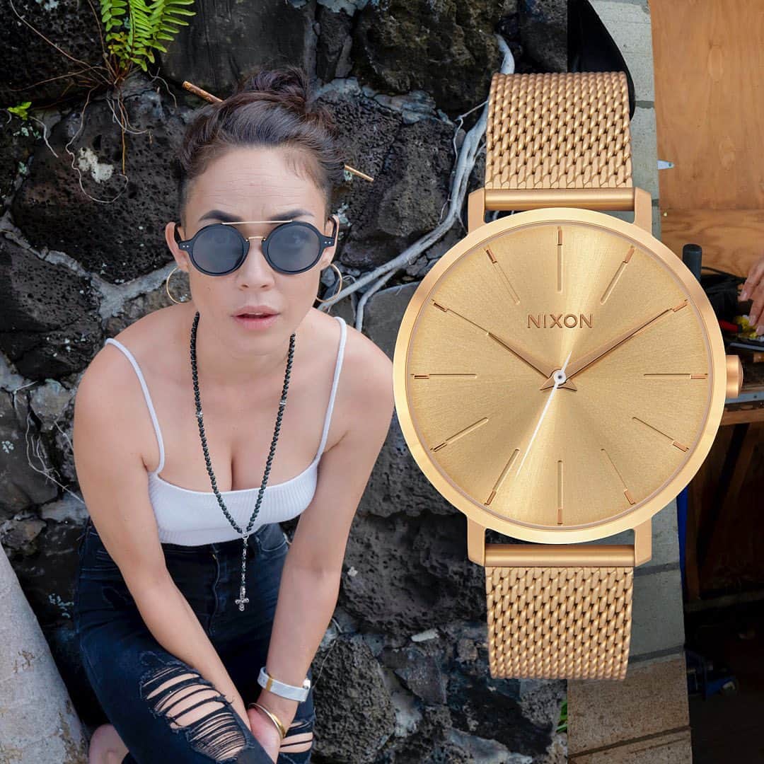ニクソンのインスタグラム：「Nicole Naone x Nixon Custom Shop Nicole’s custom design is fashion forward combined with everyday functionality. The all gold look and accent white seconds hand create a metallic piece that reflects the world around her. Shop Nicole’s exclusive design or build your own online at www.nixon.com/custom-watches   *Only available in the US*  #Nixon #CustomWatches」
