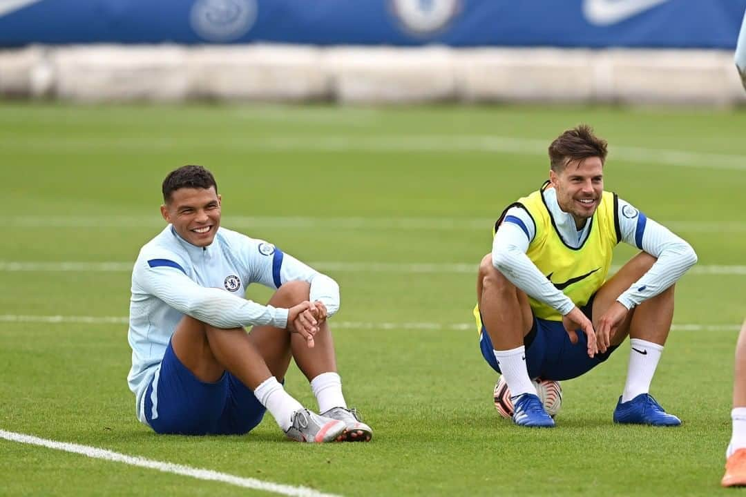 チェルシーFCさんのインスタグラム写真 - (チェルシーFCInstagram)「@thiagosilva x @cesarazpi 🤜🤛 #CFC #Chelsea」9月26日 4時00分 - chelseafc