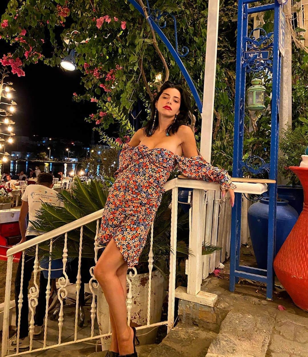 Merve Boluğurのインスタグラム：「Huzurlu bir datça gecesi🐿」