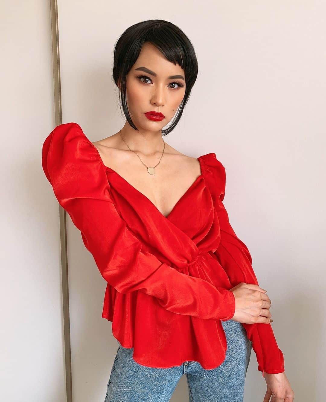 Yukiさんのインスタグラム写真 - (YukiInstagram)「Two things I rarely wear: red clothing and black hair 🖤⁠ ⁠ Top by @revolve #revolveme」9月26日 4時25分 - yukibomb