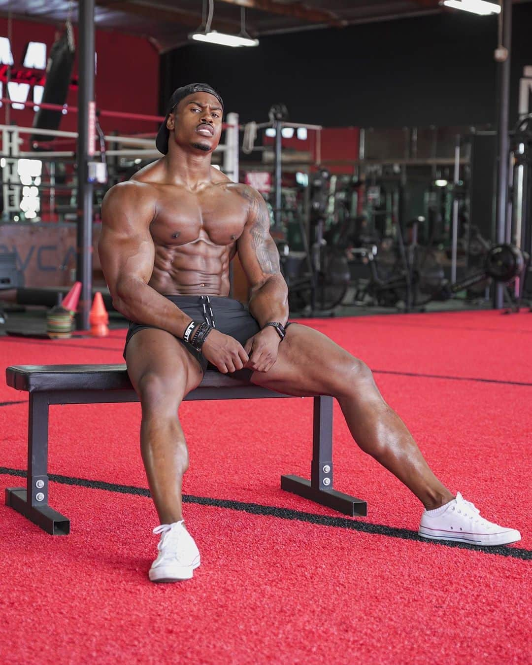 Simeon Pandaさんのインスタグラム写真 - (Simeon PandaInstagram)「⁣ Consistency is easy when the passion is real. 💪🏾⁣ ⁣Get those abs & obliques popping with my Six Pack Extreme Training Program at simeonpanda.com 🔥  🔥 Download my diet & full training routines at SIMEONPANDA.COM⁣⁣⁣⁣⁣⁣ ⁣⁣⁣⁣⁣⁣ 👉 Be sure to SUBSCRIBE to my YouTube channel: YouTube.com/simeonpanda 👈⁣⁣⁣⁣⁣⁣⁣⁣⁣ Many more 🏠 home workouts all FREE at Youtube.com/simeonpanda ⁣⁣⁣⁣⁣⁣⁣⁣⁣ ⁣⁣⁣⁣⁣⁣ 💊 Follow @innosupps INNOSUPPS.COM ⚡️ for the supplements I use👌🏾⁣⁣⁣⁣⁣⁣⁣ ⁣⁣⁣⁣⁣ #simeonpanda」9月26日 4時31分 - simeonpanda