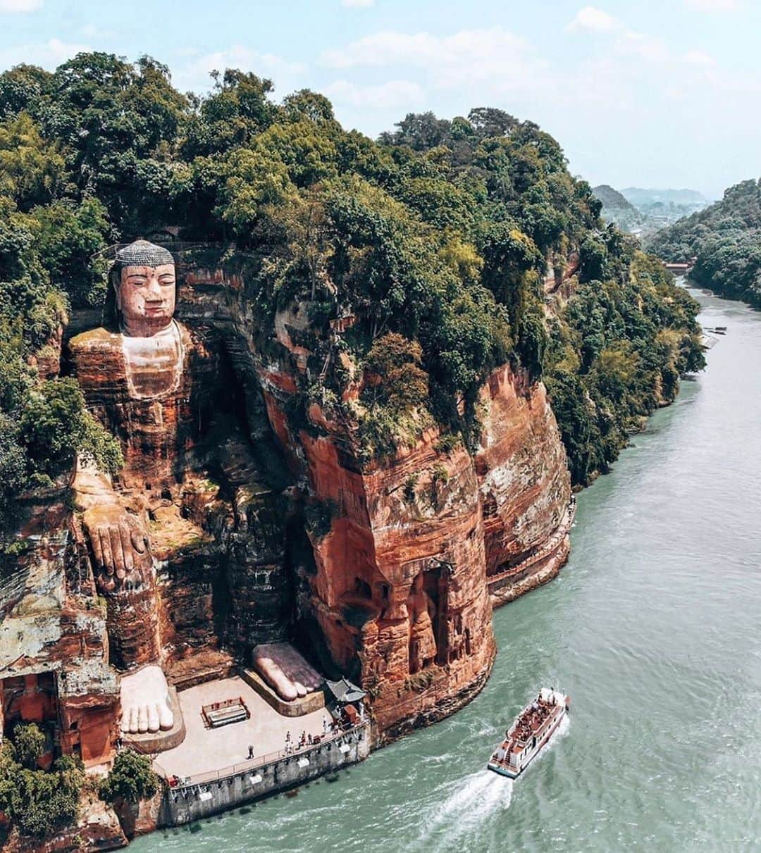 Canon Photographyさんのインスタグラム写真 - (Canon PhotographyInstagram)「The biggest stone carved Buddha in the world. Who knows where it is? Photography  @traceourtravels  Curated by @ianharper」9月26日 4時48分 - cpcollectives