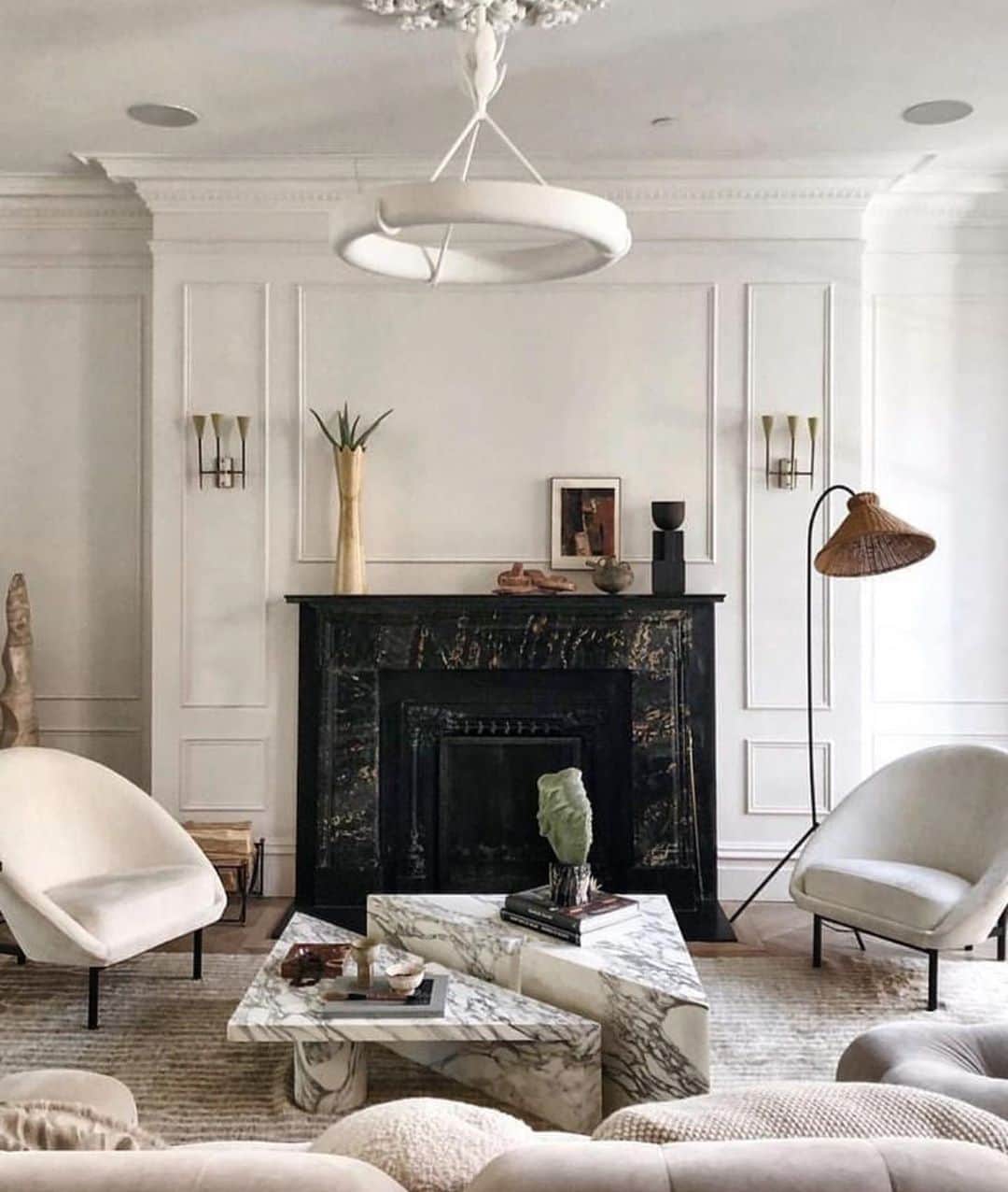 ダフネ・ジョイのインスタグラム：「Inspo 😍」