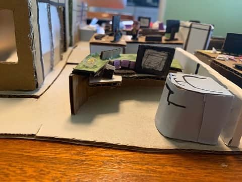 レイン・ウィルソンさんのインスタグラム写真 - (レイン・ウィルソンInstagram)「Many thanks to Oliver Pardo, Age 13, for his cardboard recreation of The Office set.」9月26日 5時10分 - rainnwilson