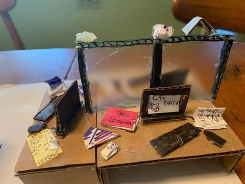 レイン・ウィルソンさんのインスタグラム写真 - (レイン・ウィルソンInstagram)「Many thanks to Oliver Pardo, Age 13, for his cardboard recreation of The Office set.」9月26日 5時10分 - rainnwilson