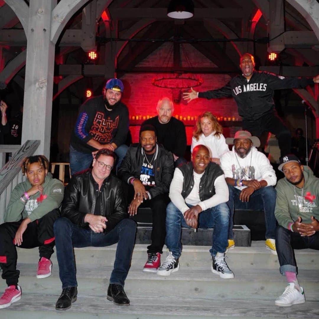 ボブ・サゲットのインスタグラム：「So much fun last night hanging and performing at #chappellesummercamp - Loved being with so many friends and such a wonderful socially distanced audience. My God I love my friend Dave Chappelle - But who doesn’t.   @davechappelle @christucker @michelleisawolf @donnellrawlings @therealchrisspencer @realmoamer @djtrauma @cordae & Louis CK. Photos by: @candytman 📸」
