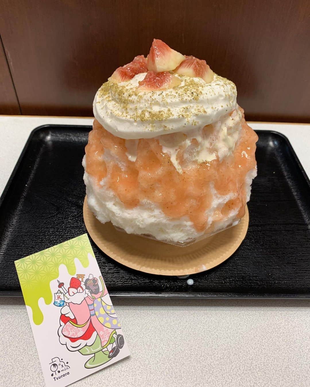 早川愛さんのインスタグラム写真 - (早川愛Instagram)「🧡🧡🧡 ﻿ 今年31氷目のかき氷﻿ ﻿イチジク山椒クリームチーズ🧡🧡🧡 @kyoto.tsurara  ﻿ ﻿ ﻿ あまーいイチジクですごくおいしかった💛💛💛﻿ 山椒はいっぱいかかってるけどほんのりなので主張してなくて私的によかったです😋﻿ ﻿ ﻿ ﻿ ﻿ ﻿  #京氷菓つらら  #つらら﻿ #京都カフェ﻿ #新宿高島屋﻿ #新宿高島屋催事﻿ #新宿高島屋美味コレクション  #新宿﻿ ﻿ #かき氷 ﻿ #かき氷部 ﻿ #氷活﻿ #かき氷巡り ﻿ #かき氷2020﻿ #かき氷202009﻿」9月26日 6時31分 - megumegu_1006