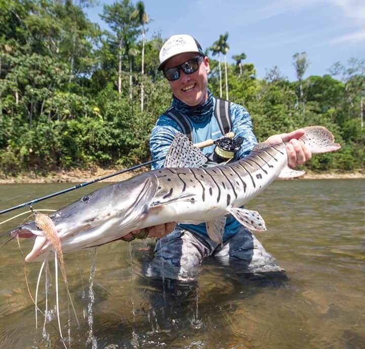 Costa Sunglassesさんのインスタグラム写真 - (Costa SunglassesInstagram)「@captjackproductions on a Bolivian beast. #SeeWhatsOutThere #BornOnTheWater」9月26日 6時30分 - costasunglasses