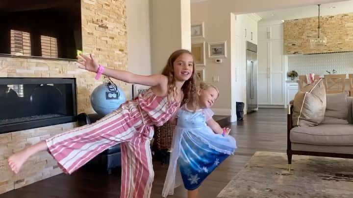 A.J.のインスタグラム：「True love is this right here. My kids define me as a father. Nothing in the world matters more to me than setting the best example I can and reaching for the stars and following my dreams. These two munchkins push me everyday to be the best version of me I can be. Daddy loves you two to the moon and back again. #nationaldaughtersday」