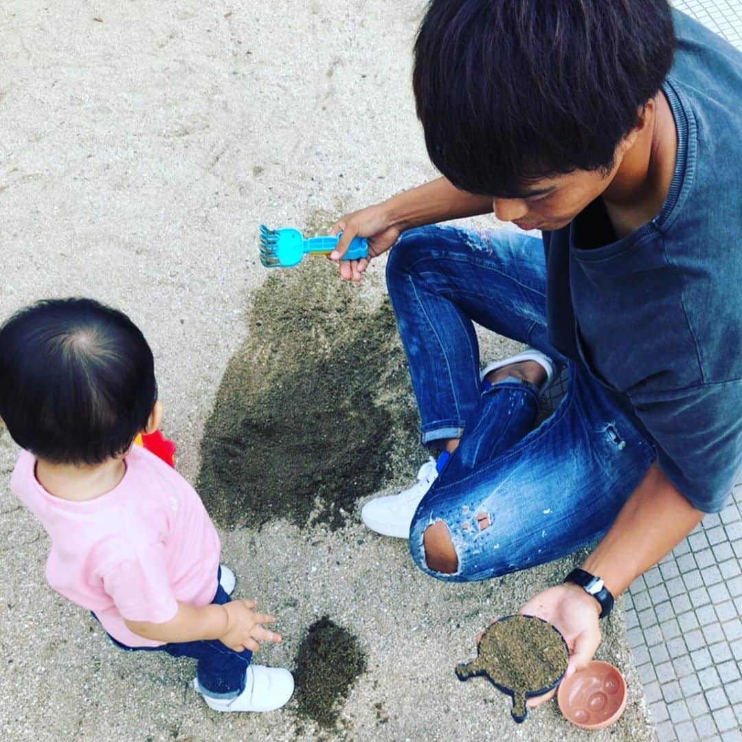 澤上竜二さんのインスタグラム写真 - (澤上竜二Instagram)「今治交通公園いってきました。 最近は砂遊びが好きです。  #今治#交通公園#ゴーカート#消防車#砂場#滑り台 #アンパンマン綺麗にできました。」9月26日 17時43分 - sawakami.ryuji
