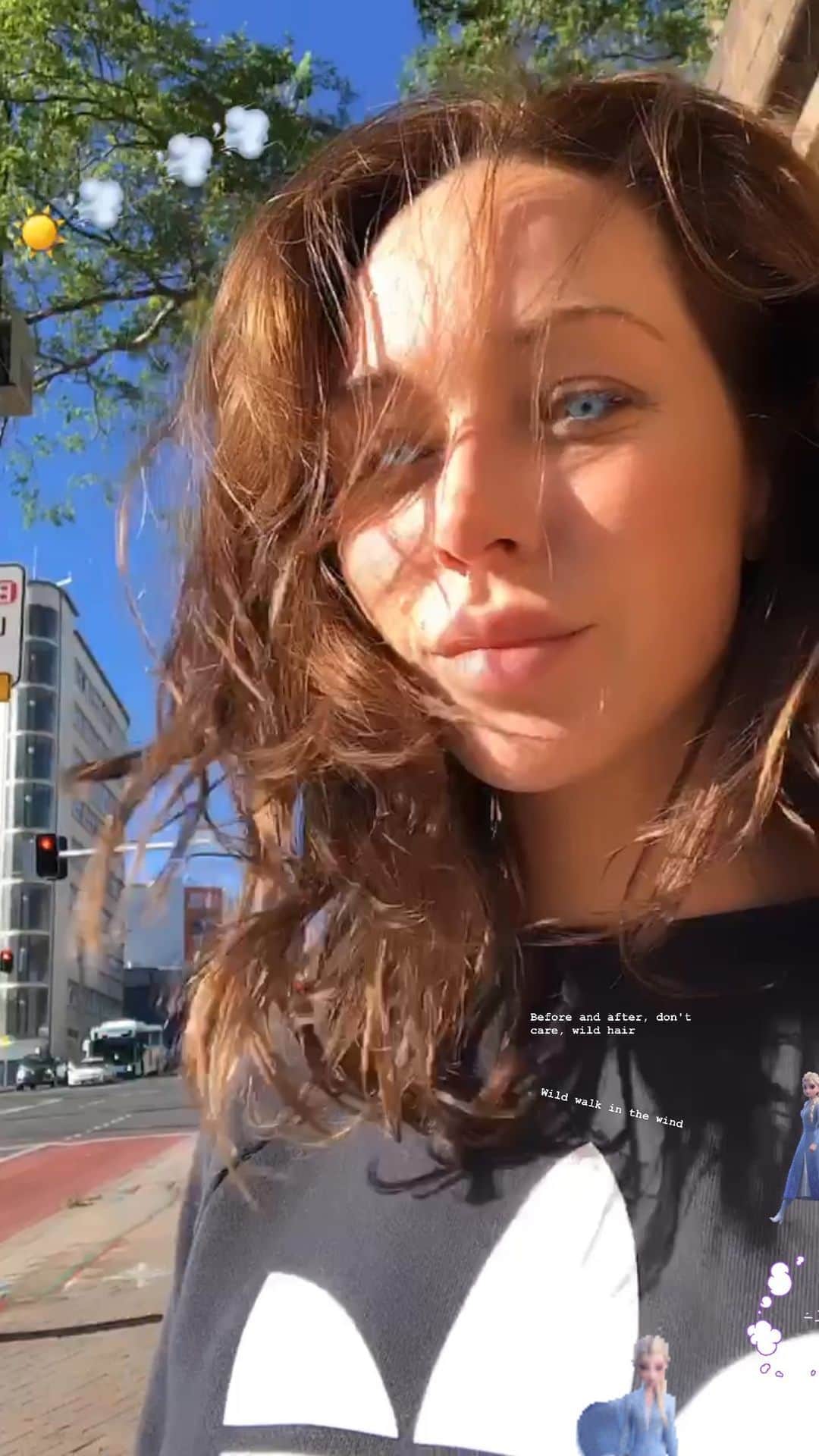 エミリー・スコットのインスタグラム：「🏃‍♀️👣 walking around this gorgeous city, seeing new things pop out all the time」