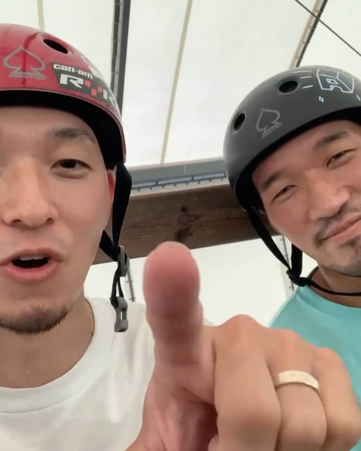 安床武士のインスタグラム：「See you guys 20:00(🇯🇵time) on My YouTube channel!! #rampagejam #livestreamingshow  Link in bio☝️  今夜20時、僕のYouTubeチャンネル(プロフィールからいけます！)にてYouTubeオンラインショーケース「RAMPAGE JAM」！  安床ブラザーズ揃っての滑りが観られるのももう残り少ない機会に！？ ぜひ！！  #ランページジャム #ランジャム #安床ブラザーズ」