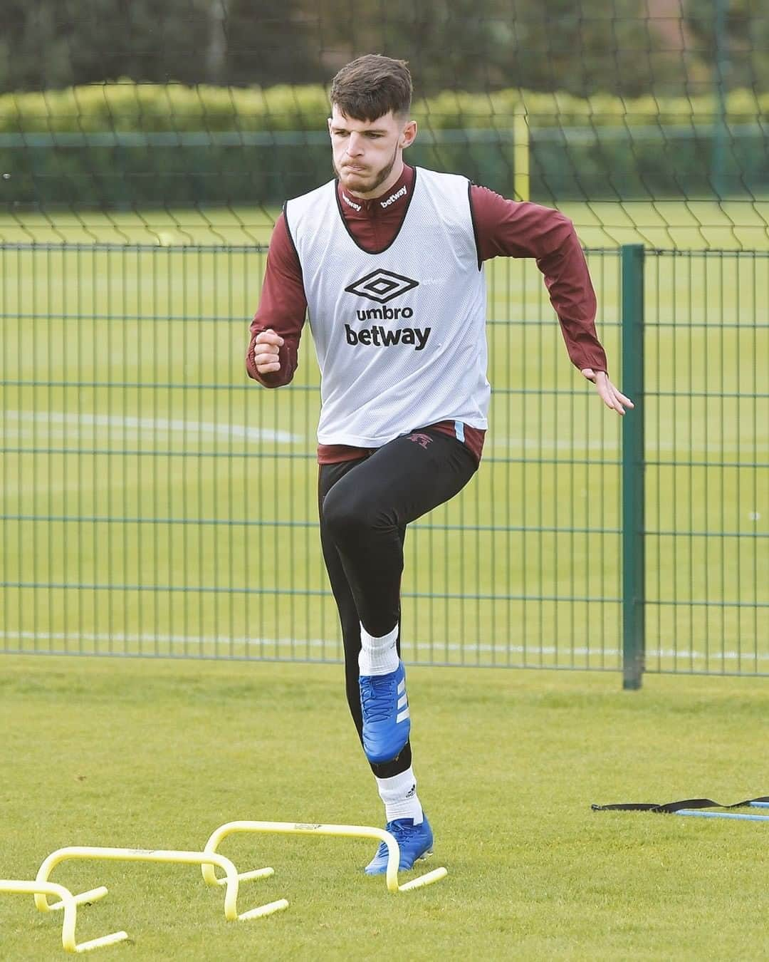 ウェストハム・ユナイテッドFCさんのインスタグラム写真 - (ウェストハム・ユナイテッドFCInstagram)「Last preparations for ⚒ 🆚 🐺 @declanrice」9月26日 17時40分 - westham