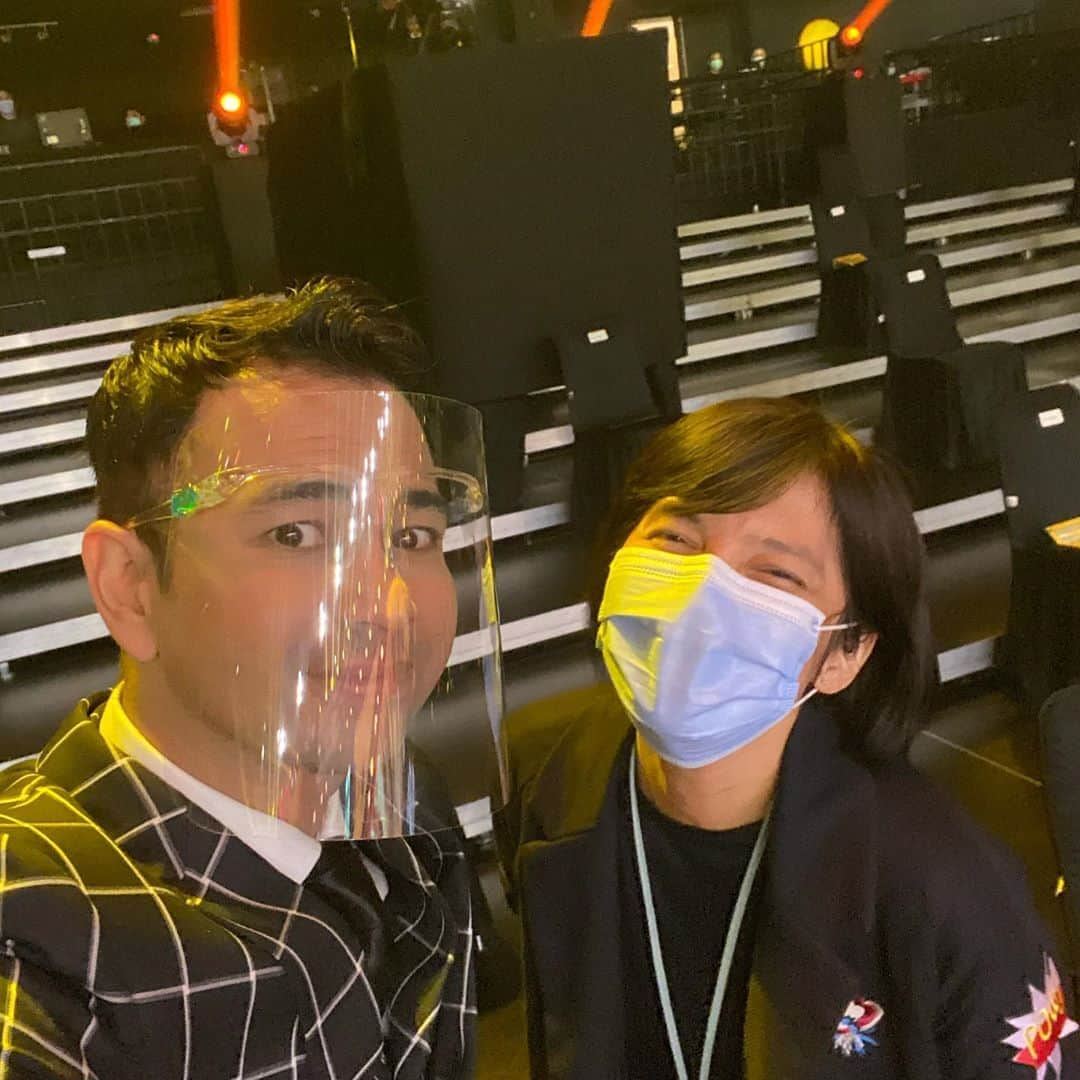 Raffi Ahmadさんのインスタグラム写真 - (Raffi AhmadInstagram)「Slide Kanan !!!!!! Amazing Last Night !!!!!! ❤️ Terimakasihhh guysss 🙏」9月26日 16時10分 - raffinagita1717