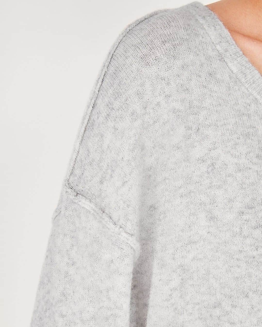 アメリカンビンテージのインスタグラム：「Get the Jumper Nuasky online, the timeless knit you need. ___ #AmericanVintage #FW20 #Knitwear」