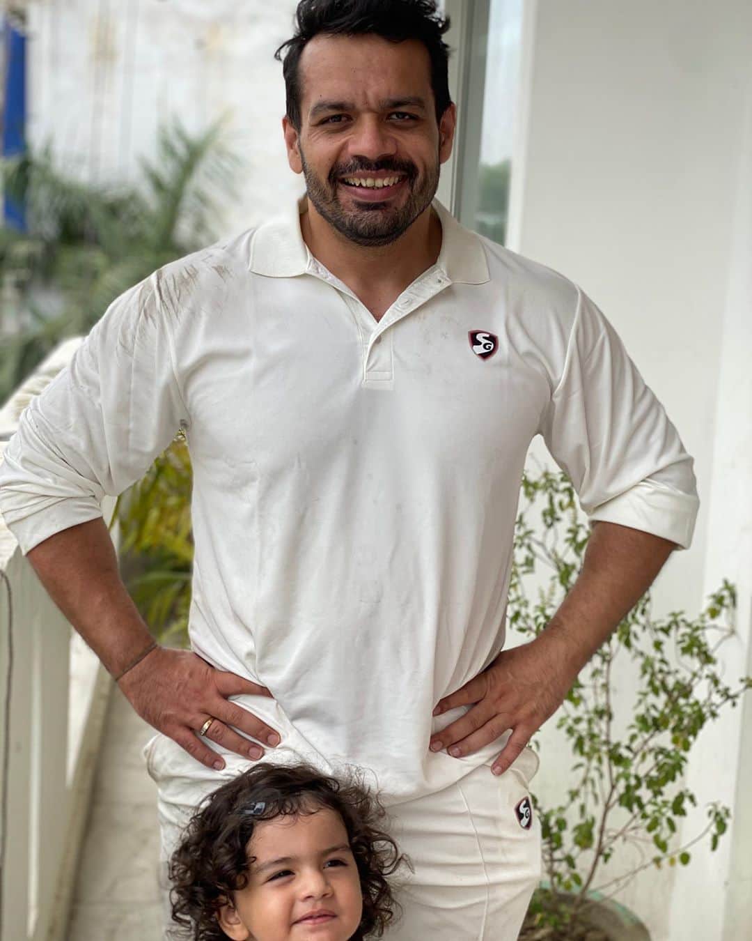 Gaurav Tanejaのインスタグラム：「Saturday we’ll spent ... CRICKET FEVER  . #flyingbeast #RasbhariKePapa #cricket #game #fitness」