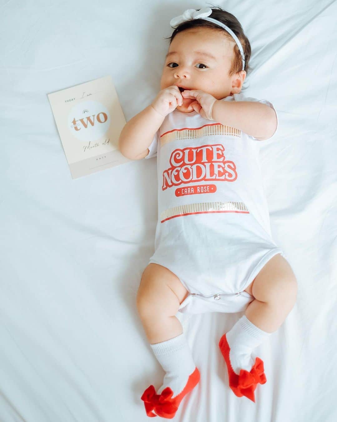 Rianti Cartwrightさんのインスタグラム写真 - (Rianti CartwrightInstagram)「This should have been yesterday but #mombrain is real. Happy two months my heart. Thank you Auntie @rinrinmarinka for my cute outfit, Auntie @yosieirawan for my cute shoes and @littleb0ub0u for my headband #cararosekanayanainggolan 📸 @capturemecas」9月26日 16時55分 - riantic
