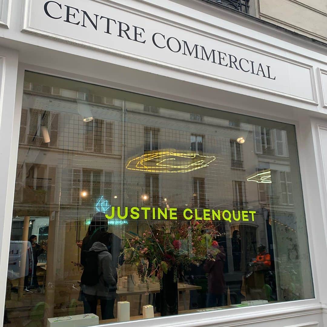 Justine Clenquetさんのインスタグラム写真 - (Justine ClenquetInstagram)「Thank you so much for coming yesterday at @centre_commercial to celebrate our 10th anniversary❤️❤️❤️ Special thanks to @mc_yuki @suchsuchparis @chchchen @beaudestudio @materialae and of course @centre_commercial team🌹 The pop up store is now open until friday 2nd October. #justineclenquet #10thanniversary」9月26日 17時28分 - justineclenquet