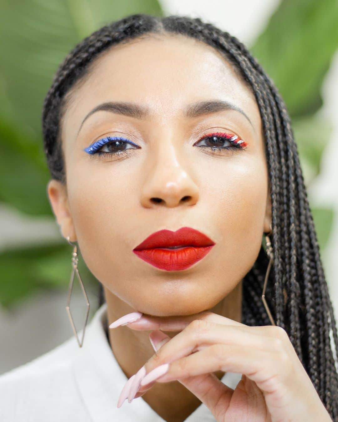 ULTA Beautyさんのインスタグラム写真 - (ULTA BeautyInstagram)「We asked influencers to create looks celebrating their unique backgrounds and origins as a part of Latinx/Hispanic Heritage Month. Here's what @justmelody came up with 🇵🇷:  "The Puerto Rican flag symbolizes bravery, victory, peace. I was inspired to create a simple yet powerful look that captured that same sentiment."」9月26日 8時37分 - ultabeauty