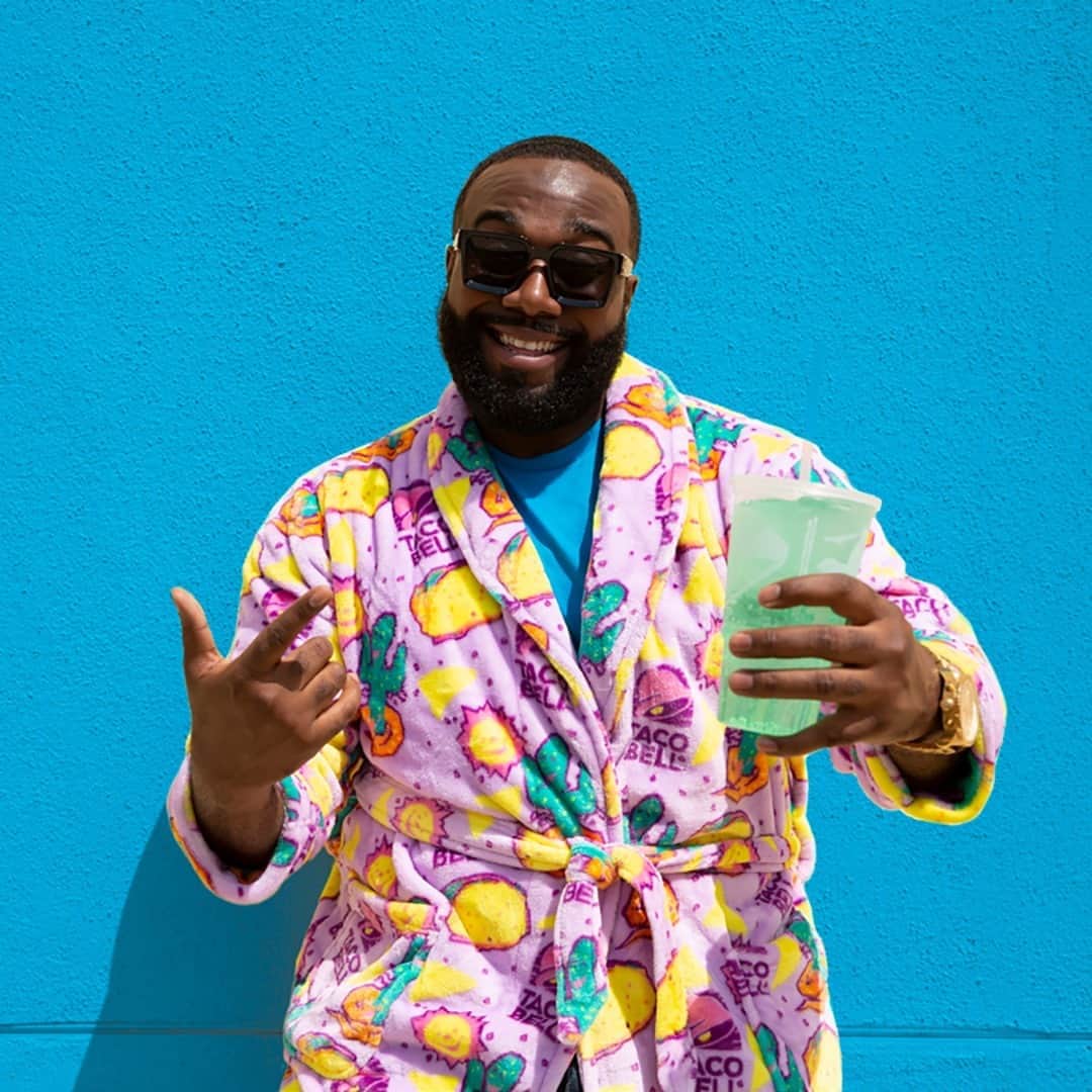 Taco Bellのインスタグラム：「The robe you didn't know you needed. #TacoBell x #Chubbies is back!」