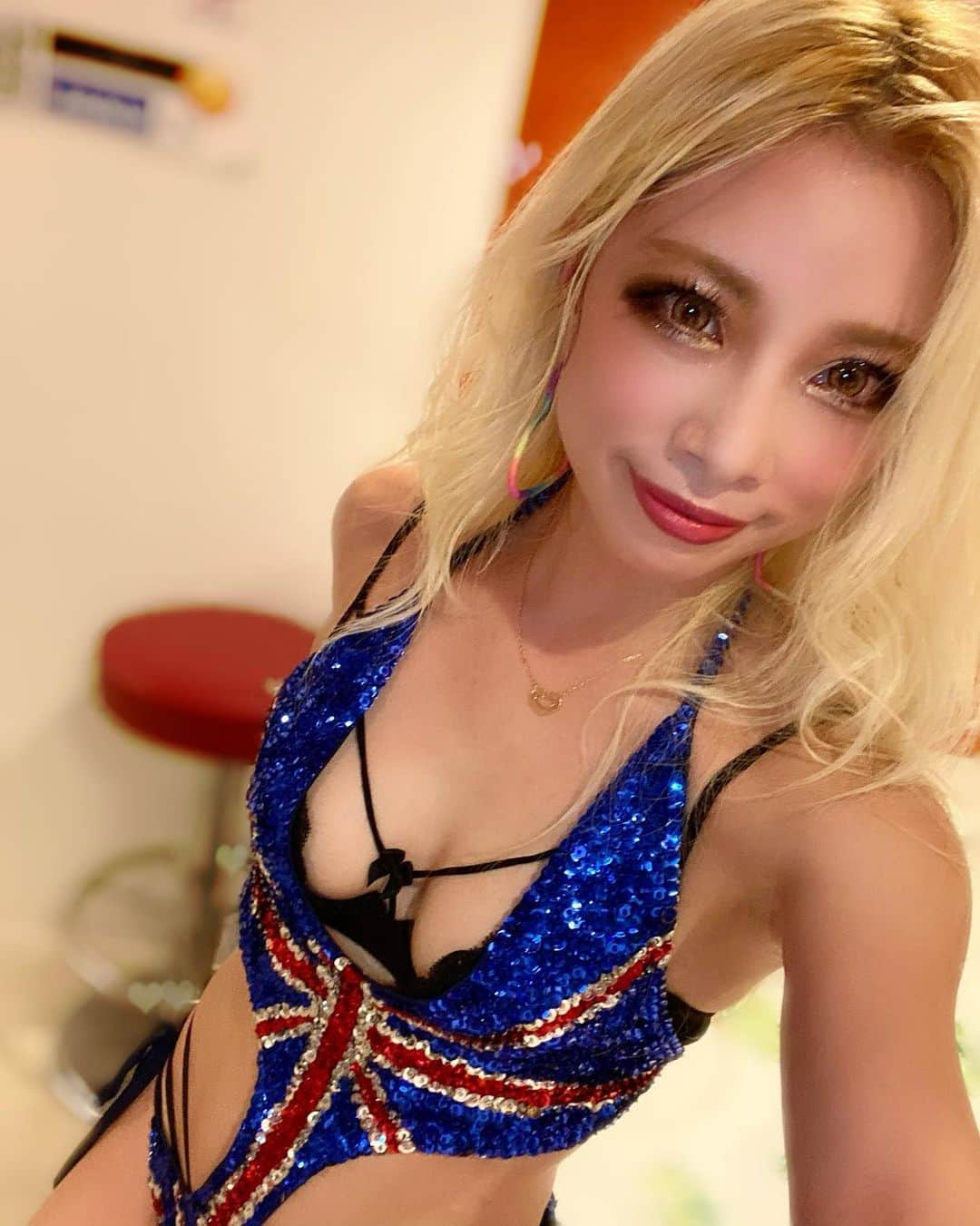 ミニサヤヒメさんのインスタグラム写真 - (ミニサヤヒメInstagram)「✨スパンコール🇬🇧👙  #dance#booty#ass#hip#dancer#hiphop#latin #reggae#allgenremusic#reggaedancer#gogodancer#ユニオンジャック#モノキニ#イギリス#スパンコール」9月26日 9時02分 - sayahime0405