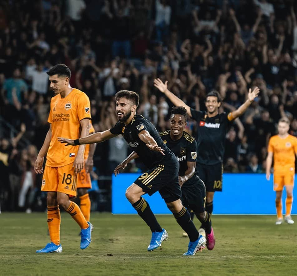 Major League Soccerさんのインスタグラム写真 - (Major League SoccerInstagram)「#OnThisDay last year, @lafc sealed the Shield. (📸: @devinlamoreaux)」9月26日 9時11分 - mls