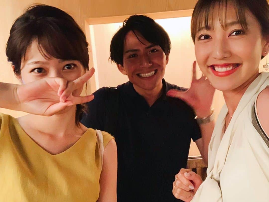 小澤陽子さんのインスタグラム写真 - (小澤陽子Instagram)「𝚊𝚝 𝚠𝚘𝚛𝚔☻  様々な番組に変化があり、 寂しくもなる時期。  私が担当している報道番組 『Live News it! 』からも、 一緒にがんばってきた、フィールドキャスターの安宅アナ・海老原アナが。 そして福原アナ、アレコレト！担当していた荘口さん、副島さん、同期の新美アナ、番組解説の風間さんが、ナレーターの呉さん、ナホミカンデルさんが、番組卒業となりました。 制作のスタッフさんからも、何人か。  皆さん、ありがとうございました😢🌸  えびちゃん、安宅とは、 報道の、いろーーーんな現場を共に経験し、 共通の悩みを相談できる数少ない同僚に📚。 ありがとう、ありがとう、ありがとう！ これからもよろしくね☻  同時に、 ５年半の放送に幕を下ろした『GOODY!』… お疲れ様でした！！！  #ライブニュースイット #フジテレビ #アナウンサー  ※ 写真は全て、去年のもの」9月26日 9時21分 - yoko.ozawa729