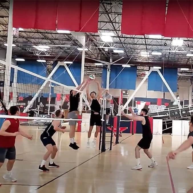 USA Volleyballさんのインスタグラム写真 - (USA VolleyballInstagram)「📣Good news!📣 The U.S. Women's and Men's Indoor National Teams 🇺🇲 will be able to keep training at the facility in Anaheim formerly operated by the American Sports Center through September 2021 and the Olympic Games!  Story 🔗 in our bio」9月26日 9時52分 - usavolleyball