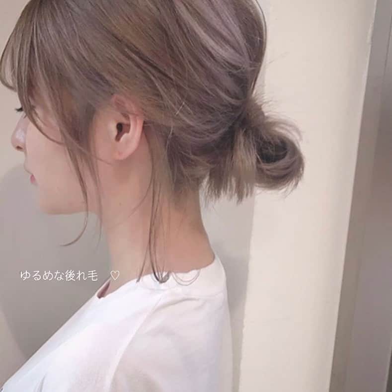 佃加菜のインスタグラム：「♡ゆるめな後れ毛♡ もみあげに短い毛と長い毛を作って 長いほうは耳にかけて出すと可愛いです♡ . いっぱい巻かない後れ毛も可愛い♡ ニットも着たら可愛いな🥰」