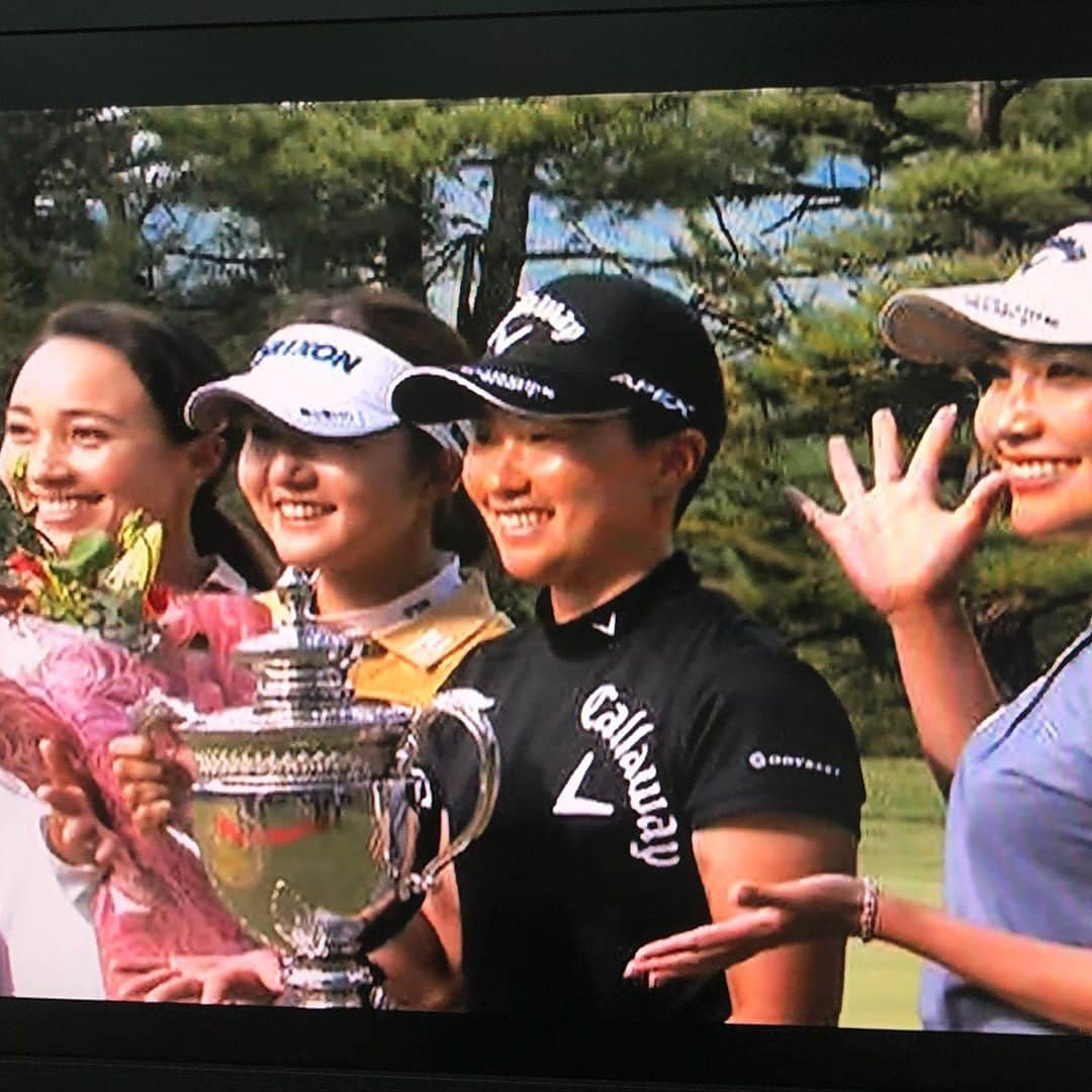 横田英治のインスタグラム：「残念😊 だけど先週の負けとは少し違います⛳️🎶  3週間で😊大まくりの予選通過❗️2週連続の優勝争い❗️最終日惨敗❗️最終日惜敗❗️そして去年の3倍のバーディ数❗️ 短期間での多くの経験😊 お金払っても買えません🎶 いよいよ来週は日本女子オープン⛳️🎶 #日本女子プロゴルフ選手権大会コニカミノルタ杯 #ユピテル静岡新聞sbsレディース #中国新聞ちゅーピーレディースカップ #ロサーセン #キャロウェイゴルフ #イオミック #アシックス #グリップインターナショナル #ステップアップツアー #岸部桃子 #沖せいら #井上りこ #村田理沙」