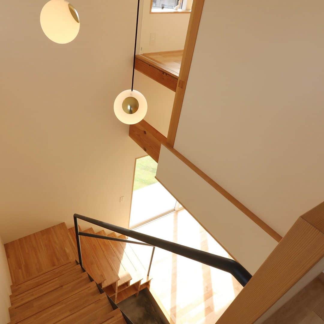 伊藤瑞貴建築設計事務所のインスタグラム：「オープンハウス、始まりました！  Mizuki ito Architects﻿ URL: http://miaaa.biz/﻿ ﻿ ーーーーーーーーーーーーーー﻿ @mizukiitooo﻿ ーーーーーーーーーーーーーー﻿ ﻿ #福井県坂井市 #福井市 を中心に活動している #伊藤瑞貴建築設計事務所 です。 #住宅・ #クリニック ・ #オフィス 等、 #シンプルで #モダン で #サスティナブル ( #パッシブハウス )な #木造建築 を中心ご提案させて頂いております。 #建築家とつくる家づくり。﻿ ﻿ #セミオーダーデザイン #インテリア #建築家 #つながる家プロジェクト #ロングライフデザイン #スローライフ #緑のある暮らし #マイホーム #マイホーム計画 #福井県 #architects #architettura #architecture #green#architects #architecture #archilovers  #simple #simplelife #伊藤瑞貴建築設計事務所」