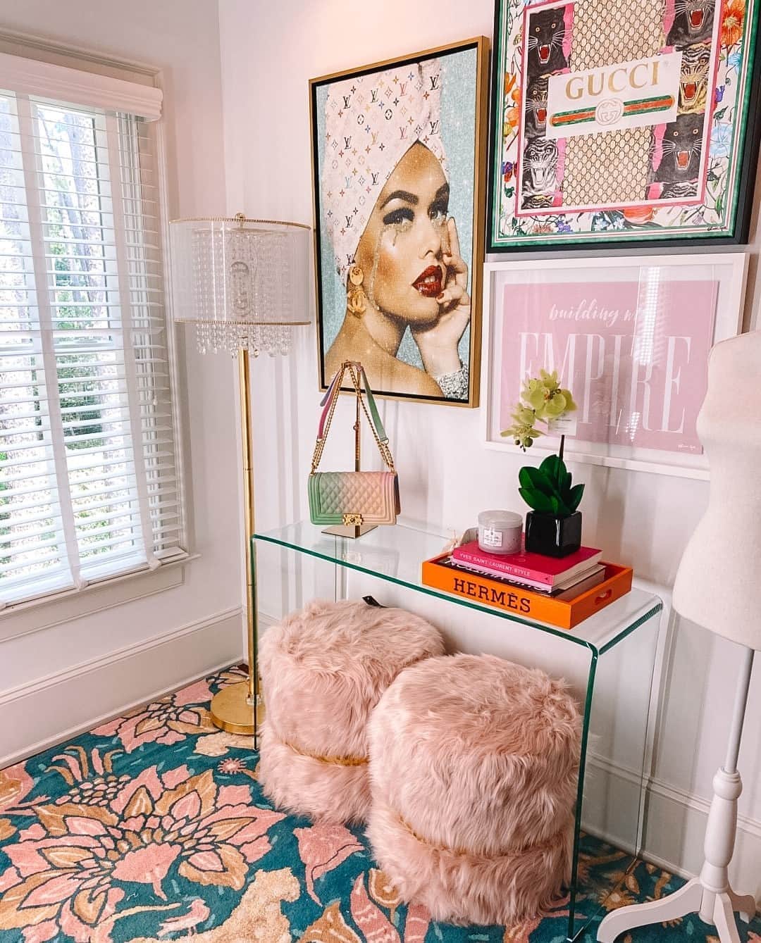 The Oliver Gal Artist Co.さんのインスタグラム写真 - (The Oliver Gal Artist Co.Instagram)「Obsessed with @whitneynrife's decor 😍 Check out our gallery wall sets! We made it easy for you 🤗 #olivergal」9月26日 10時30分 - olivergalart