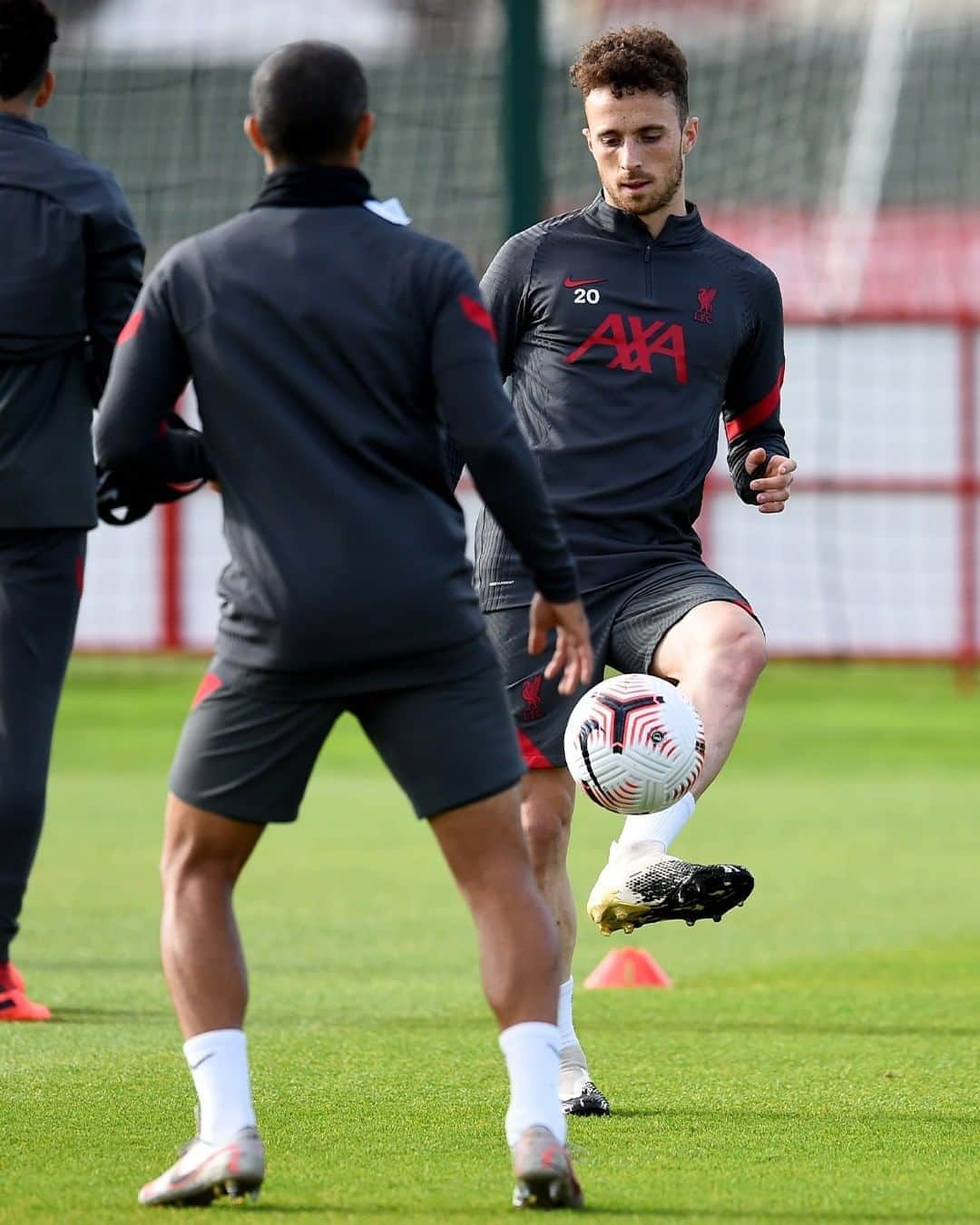 リヴァプールFCさんのインスタグラム写真 - (リヴァプールFCInstagram)「Back to @premierleague action on Monday 👊😍 #LFC #LiverpoolFC #Liverpool #PremierLeague」9月26日 10時30分 - liverpoolfc