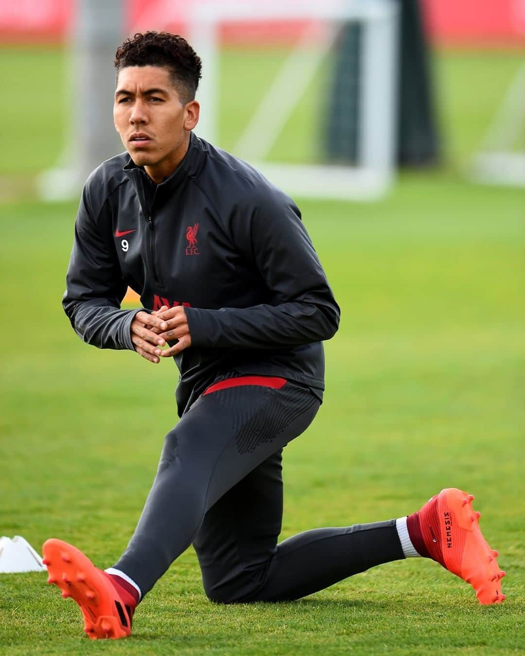 リヴァプールFCさんのインスタグラム写真 - (リヴァプールFCInstagram)「Back to @premierleague action on Monday 👊😍 #LFC #LiverpoolFC #Liverpool #PremierLeague」9月26日 10時30分 - liverpoolfc