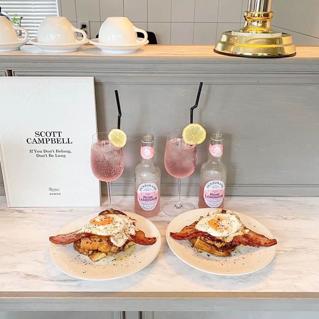 Rieさんのインスタグラム写真 Rieinstagram 方南町 The Sheer Cafe ずっと気になってたカフェでランチ 内装はもちろんメニューまでおしゃれで 最近instagramでも見かける率no 1 今回オーダーしたメニューは フレンチトースト With