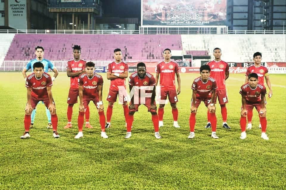 渡邉将基のインスタグラム：「3 points 🇲🇾⚪️🔴  #restart #kotabharu #kelantan #kelantanfa #kelantanfafans  #trwcc #mfl #football2020 #football #enjoyfootball #malaysia #malaysiafootball #enjoyfootball #goal #kelantanfc #3points #25092020 #sarawak #sarawakunited #sarawakunitedfc #win #victory @hazminhussin」