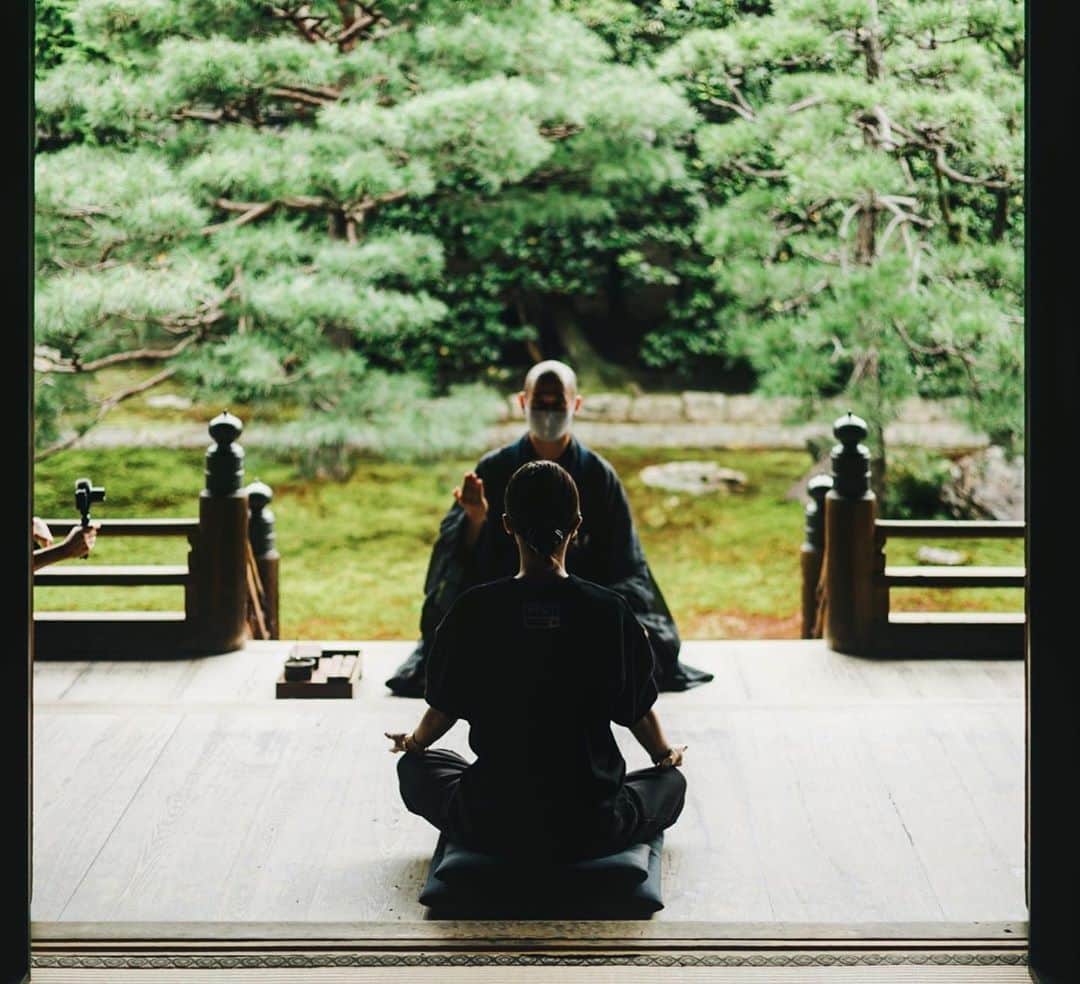 島袋聖南さんのインスタグラム写真 - (島袋聖南Instagram)「深呼吸をして、身体と自然の気持ちの良い一体感を感じる。心と体の調和大切ですね😌🍃」9月26日 11時27分 - seina4444