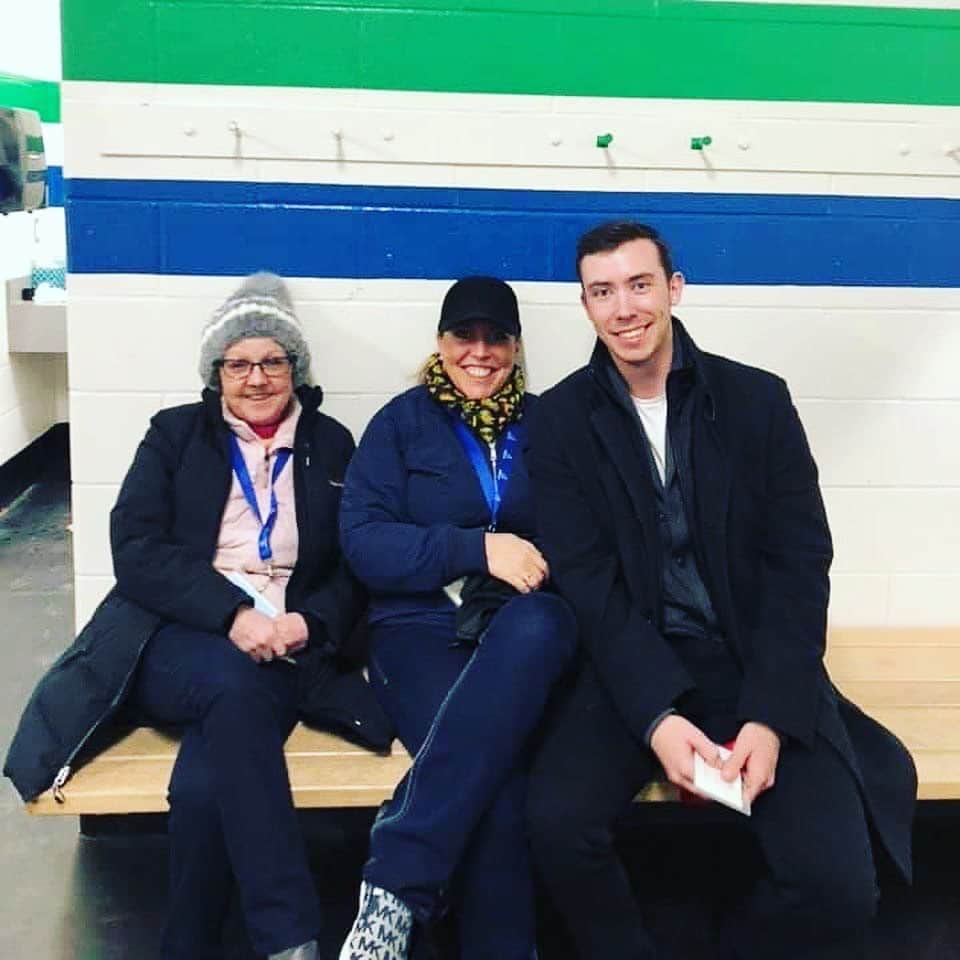 のインスタグラム：「For #nationalcoschesweek I wanted to give another shoutout to someone who, without them, I wouldn’t be where I am with skating today. Not many people know that my mom coached me for a good portion of my early skating career, and even after we decided it was best for our off ice relationship to stop working together, she was still always there to point me in the right direction and guide me along the path to be able to work with some of the amazing people I’ve gotten to work with and work with still today. Not many coaches can be as positive and loving, as well as tough and stern with their students at the same time as she can. She will never let a skater give up on themselves when they don’t believe it for themselves. From teaching me how to skate and how to get back up each time i fell, to following me around the province and country, to becoming my biggest supporter and number one fan always, and to teaching me how to be a better coach myself. Thanks mom for always being the best first coach I’ll ever have! • • • #nationalcoachesweek #skatecanada #skatealbertanwtnun #calaltafsc #thanksmom #thebestaround」