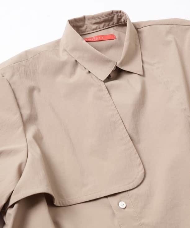 ミントデザインズさんのインスタグラム写真 - (ミントデザインズInstagram)「〈RECOMMEND ITEM〉 トレンチコートのディティールを取り入れたシャツです。 張りのある素材感で、デザインの効いたシャツとしても羽織としてもお使いいただけます。 生地は洗いざらしのような質感が特徴で、仕上げに撥水加工が施されています。  #mintdesigns#ミントデザインズ #mintdesigns_store#fashion#ファッション #style#ootd#コーディネート#シャツ#shirt」9月26日 12時00分 - mintdesigns_store