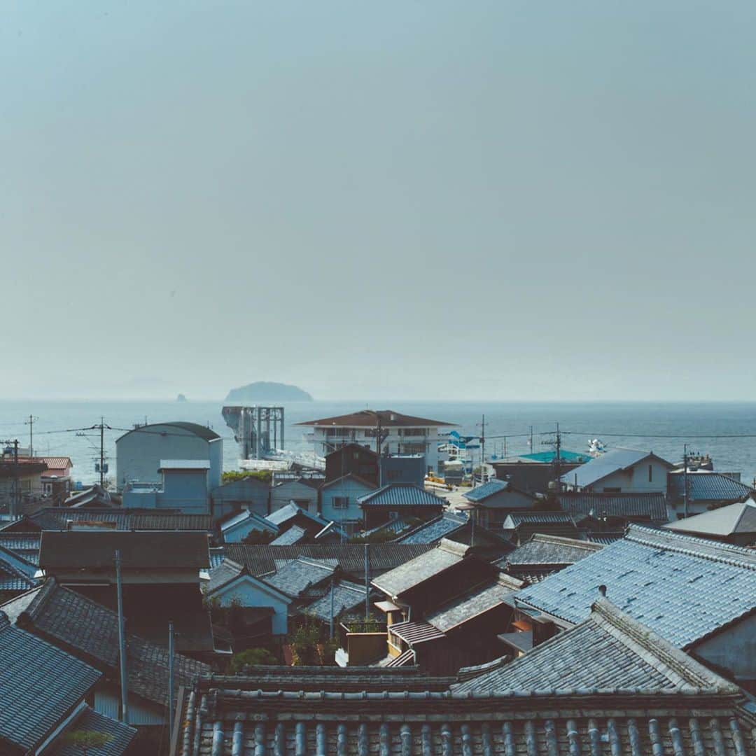 濱田英明のインスタグラム：「Shodoshima, 2013-2020 - Elies, the place where my precious memories are sleeping like a treasure box. I worked in this island for a long time and stayed at this building many times. Recently I was informed it will be demolished sometime soon. My duty is keeping these photos for the future as long as possible. I know nobody doesn't understand the meaning of them because this is really personal things but I couldn't help posting here. Thanks.」