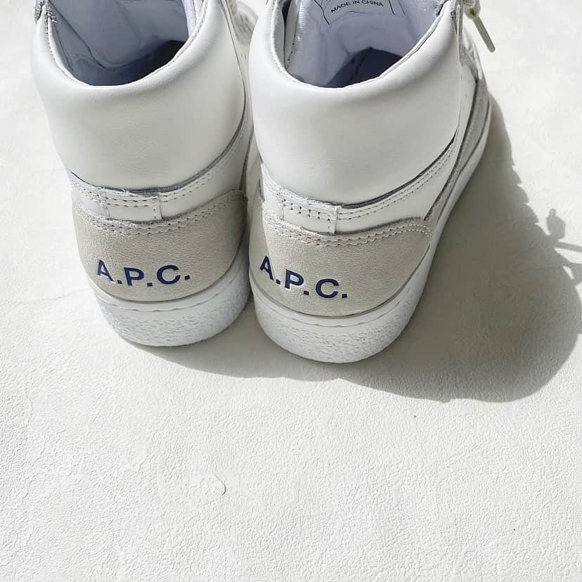 Maiさんのインスタグラム写真 - (MaiInstagram)「・ 昨日の投稿で履いてた @apc_paris のスニーカー👟 ・ この色も踵のロゴも可愛い💕 #sneaker #スニーカー #apc」9月26日 12時09分 - maimaimai1016