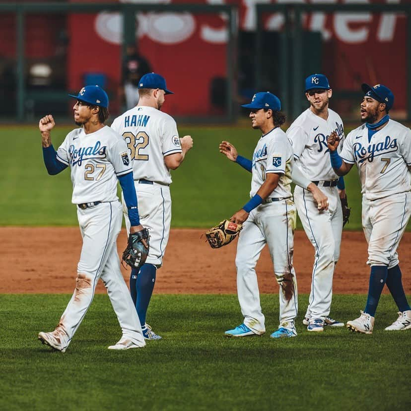 カンザスシティ・ロイヤルズさんのインスタグラム写真 - (カンザスシティ・ロイヤルズInstagram)「3-2 won. #HEYHEYHEYHEY」9月26日 12時19分 - kcroyals