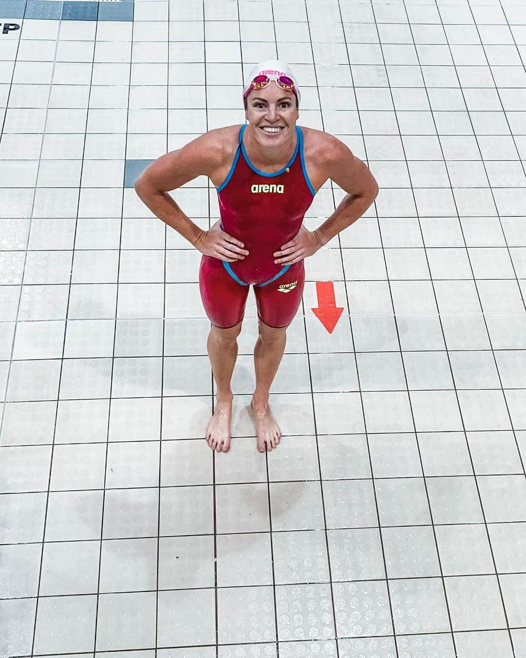 エミリー・シーボームのインスタグラム：「And I’m back! Great to finally be racing again!   #swimming #arena athlete #competition #racing」