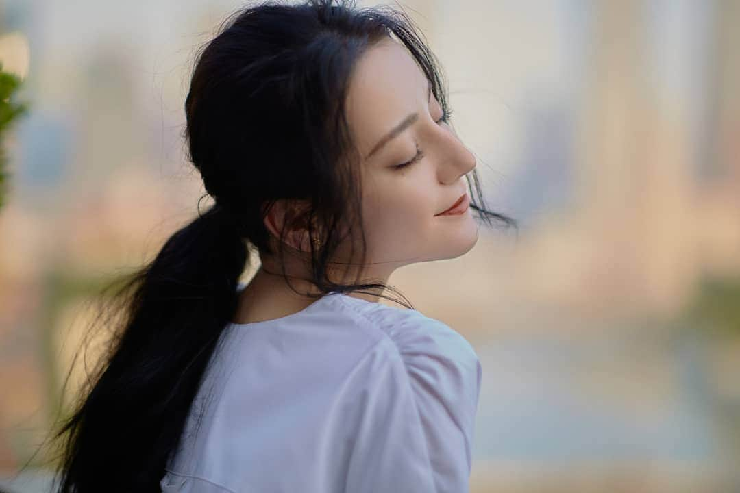 ディルラバ・ディルムラット（Dilraba Dilmurat）さんのインスタグラム写真 - (ディルラバ・ディルムラット（Dilraba Dilmurat）Instagram)「#迪丽热巴 #热巴 #胖迪 #小迪 #dilirebadilmurat #dilireba #dilraba #dilrabadilmurat」9月26日 12時42分 - dilrabalovers_