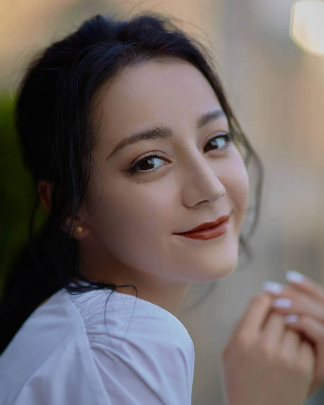 ディルラバ・ディルムラット（Dilraba Dilmurat）さんのインスタグラム写真 - (ディルラバ・ディルムラット（Dilraba Dilmurat）Instagram)「#迪丽热巴 #热巴 #胖迪 #小迪 #dilirebadilmurat #dilireba #dilraba #dilrabadilmurat」9月26日 12時44分 - dilrabalovers_