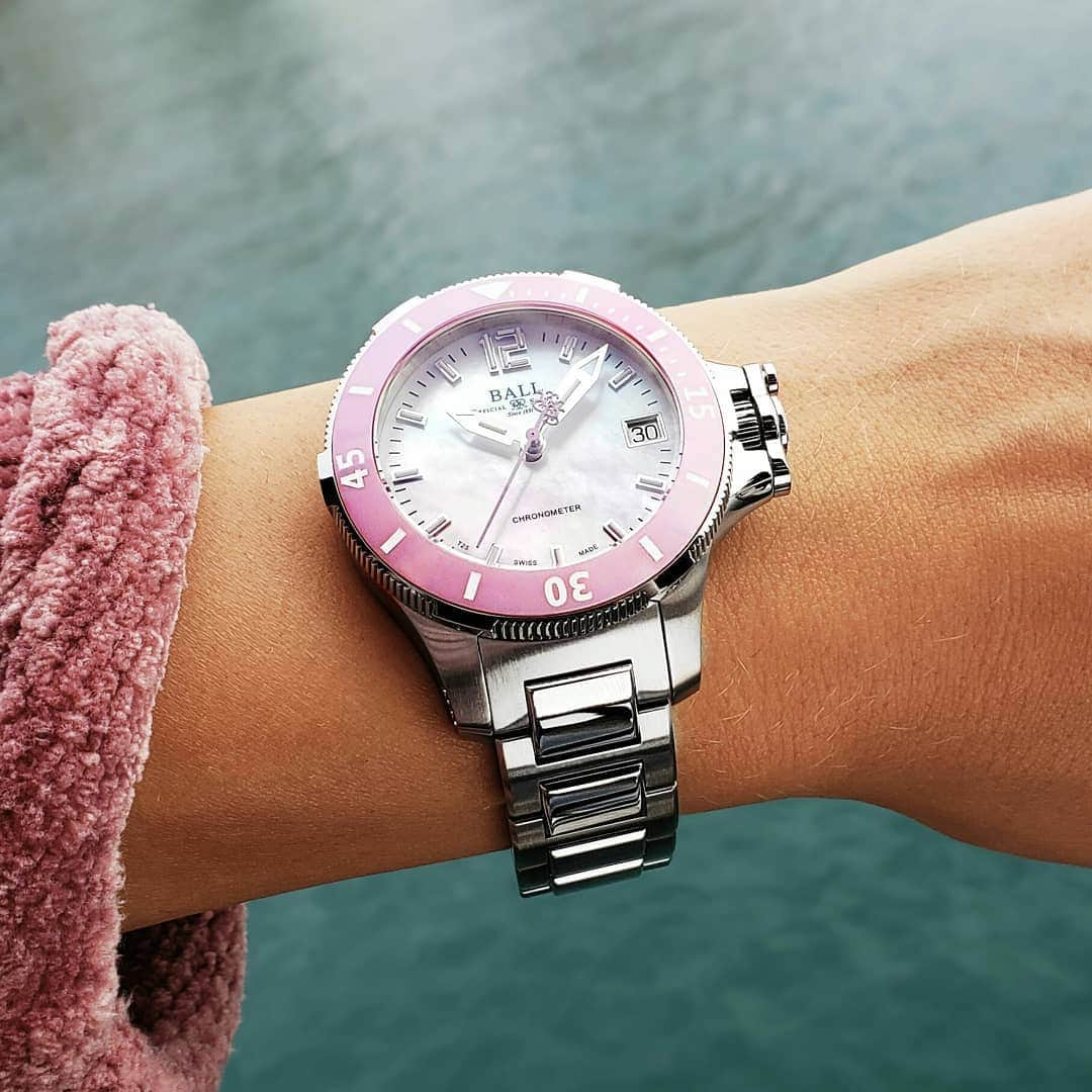 ボール・ウォッチさんのインスタグラム写真 - (ボール・ウォッチInstagram)「#girlpower at its best.   A feminine rendition of the inherited toughness of the Engineer Hydrocarbon series. The #sakura pink ceramic bezel insert and the mother-of-pearl dial add a delicate grace to the #sportwatch, and yes, the gas tubes are in pink as well!  Get it now at our official online shop: https://shop.ballwatch.ch/en/ball-watches/EH/Midsize%20-%20DL2016B-S3CAJ-WH  #ballwatch #beyourself #pink #ceramic #chronometer #lumewatch #lumeshot #wristshot #watchlover #watchfam #swisswatches #wotd #lovewatches #watchwomen #watchpics #watchesofig #instawatch #watchgame #instatime #watchmania #reloj #montres #motherofpearl #orologio #timepiece #dailywatch」9月26日 12時45分 - ballwatch