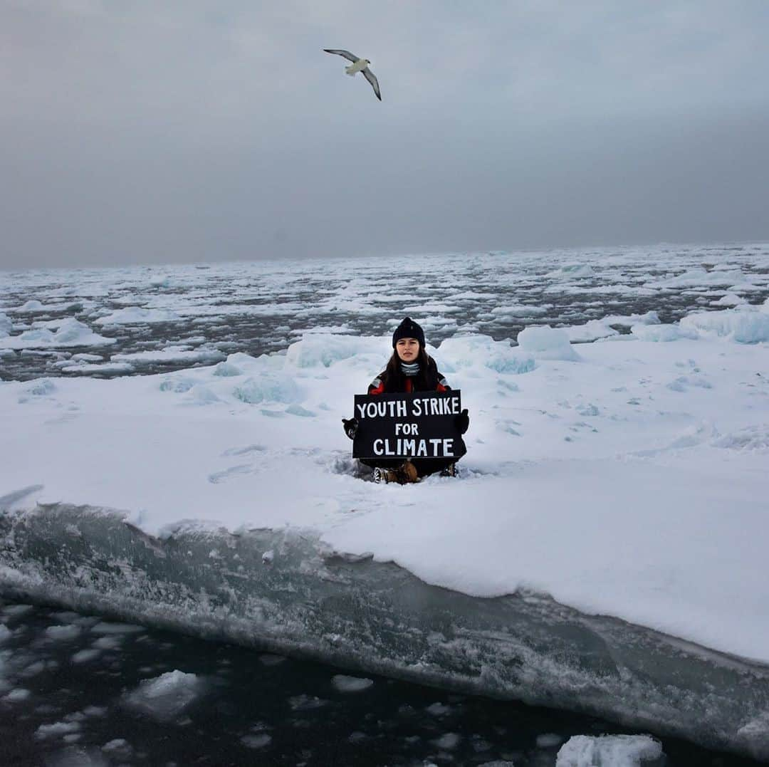 unicefさんのインスタグラム写真 - (unicefInstagram)「"Time is running out. Our leaders have to make a decision to tackle climate breakdown or it will be too late." #regram Mya Rose Craig (@birdgirluk), a young activist traveling through the Arctic with @greenpeace scientists. ⠀ ⠀ "I realised this while travelling through the Arctic watching the ice melt into the sea, and decided to do the most northerly climate strike ever to convey my desperation and to give the shrinking Arctic the attention it needs. It could be gone by the time I’m in my 30s. Action has to be taken now."⠀ ⠀ 📸 @dzalcman」9月26日 13時15分 - unicef